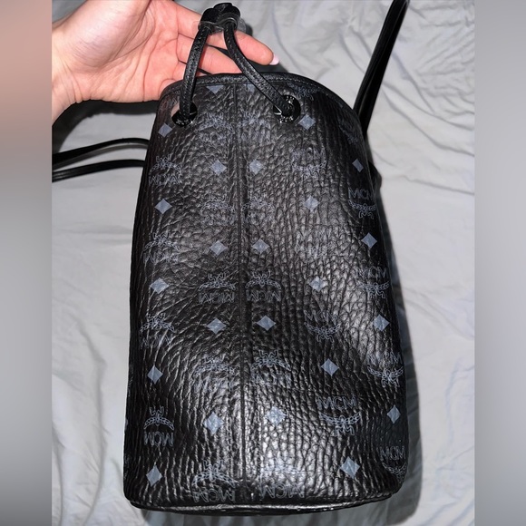 MCM Reversible Liz Shopper Medium - Picture 2 of 10